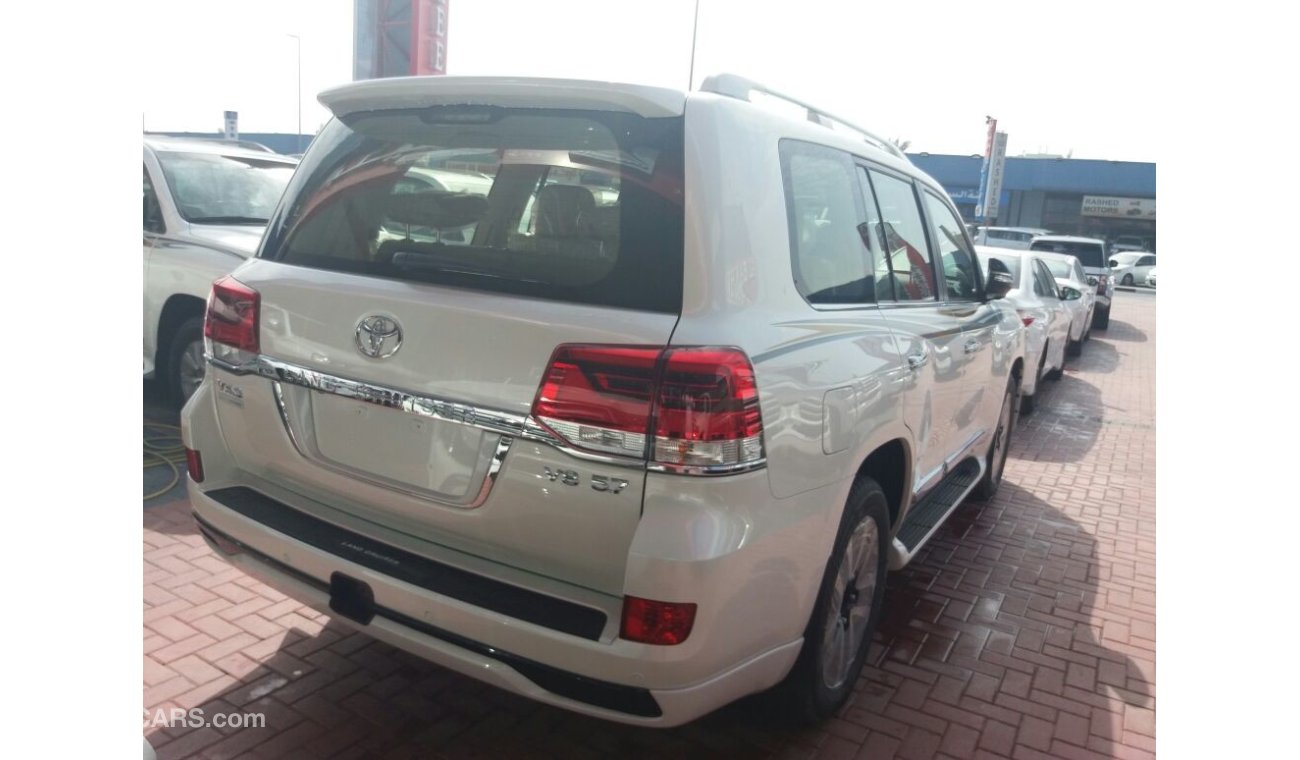 Toyota Land Cruiser VXS WHITE EDITION V8 5.7