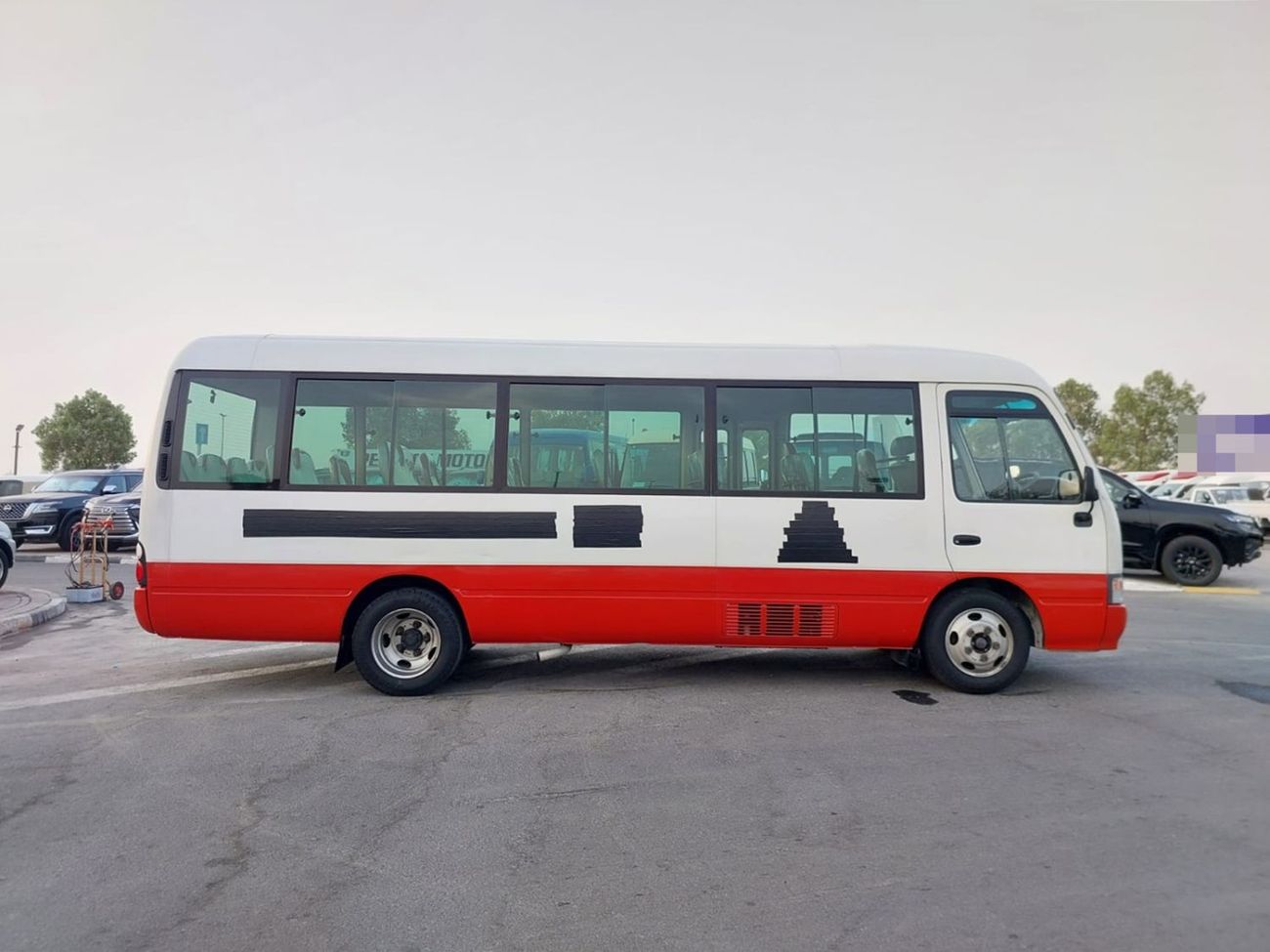 Toyota Coaster TOYOTA COASTER BUS RHD 2004 MODEL 4.0 L DIESEL AUTOMATIC(PM12501)
