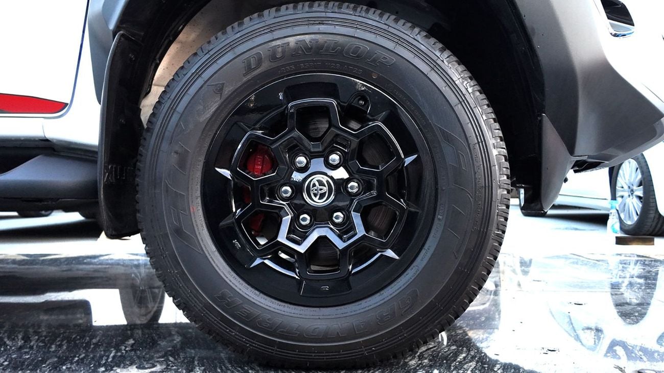 تويوتا هيلوكس GR Sport 2.8L