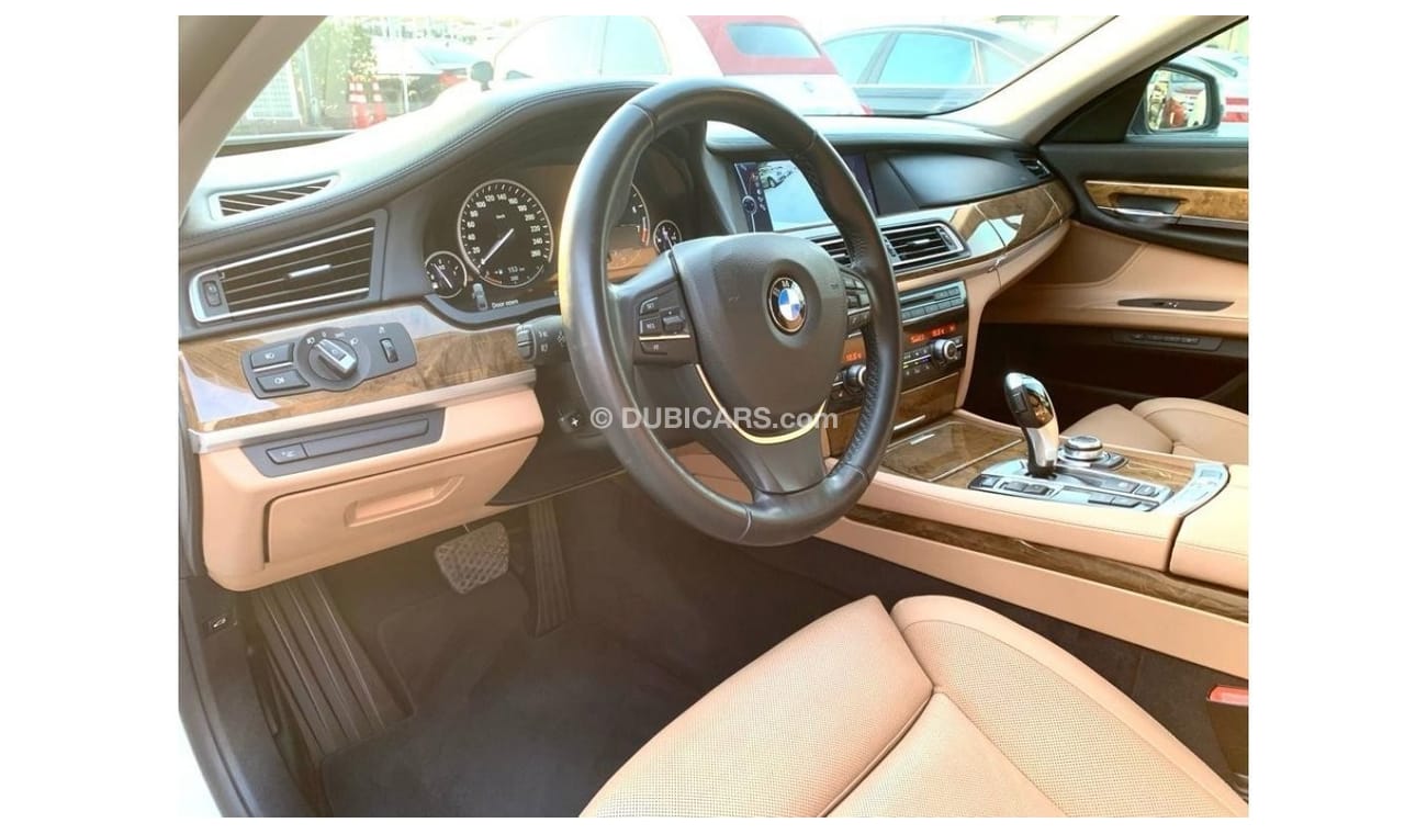 بي أم دبليو 750Li اكسكلوسيف