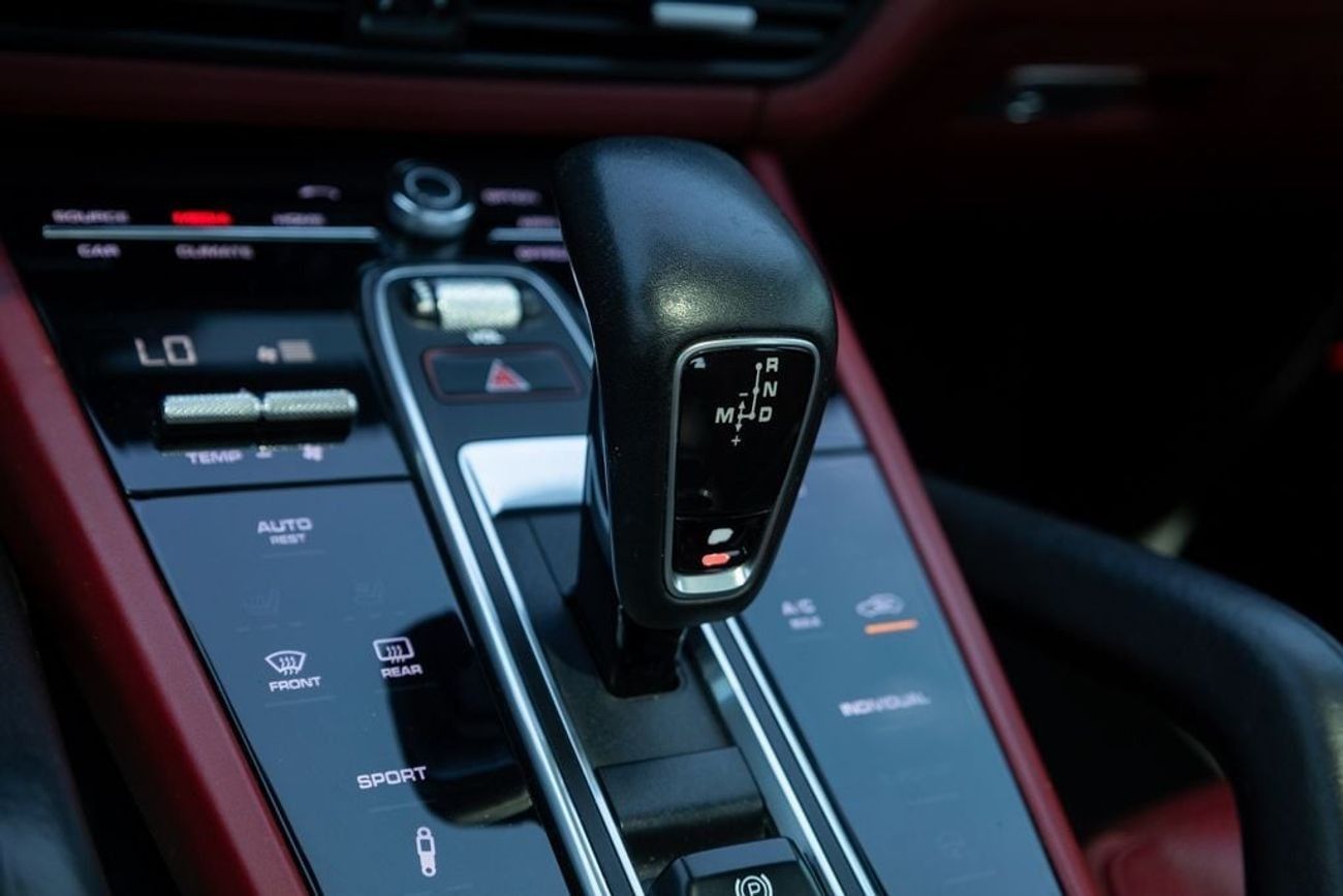 Porsche Cayenne S 2.9L (440 HP)