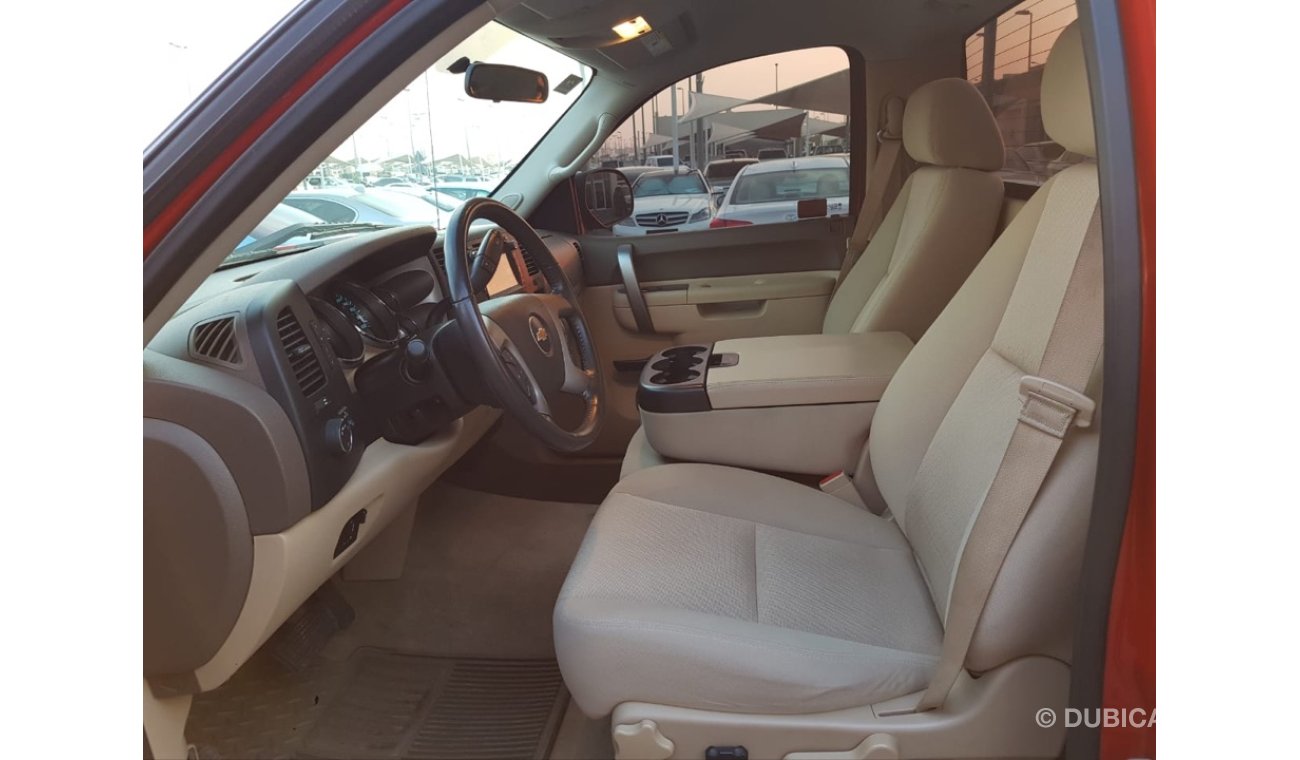 Chevrolet Silverado Chevorlet silvrado model 2013 GCC car prefect condition full service full option low mileage