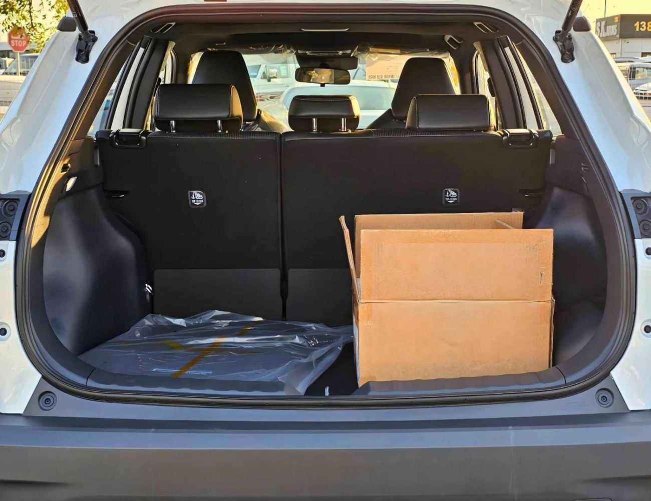تويوتا كورولا كروس STD (NON GCC) ELITE NEW SHAPE || 2.0L HYBRID V4 | RADAR | LEATHER WITH DRIVER PWR SEAT | SUNROOF (CODE # CRCHCN)