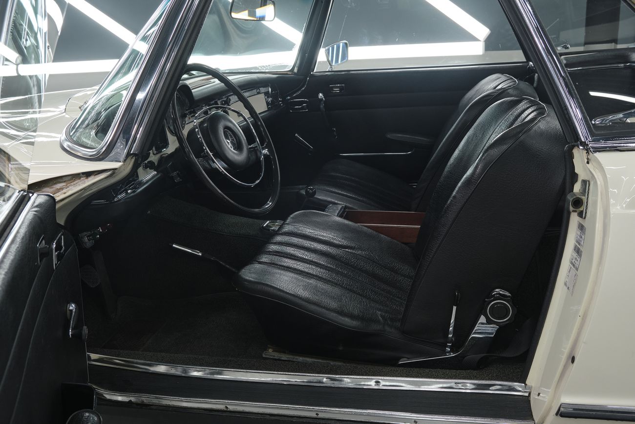 Mercedes-Benz 280 SL