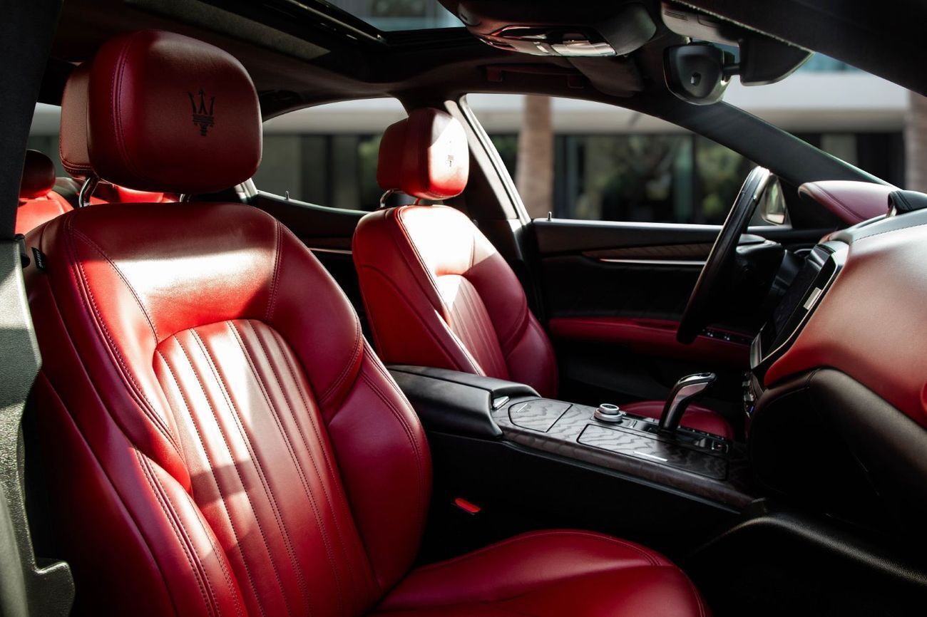 مازيراتي جيبلي GranLusso | 2,546 P.M  | 0% Downpayment | Amazing Condition!