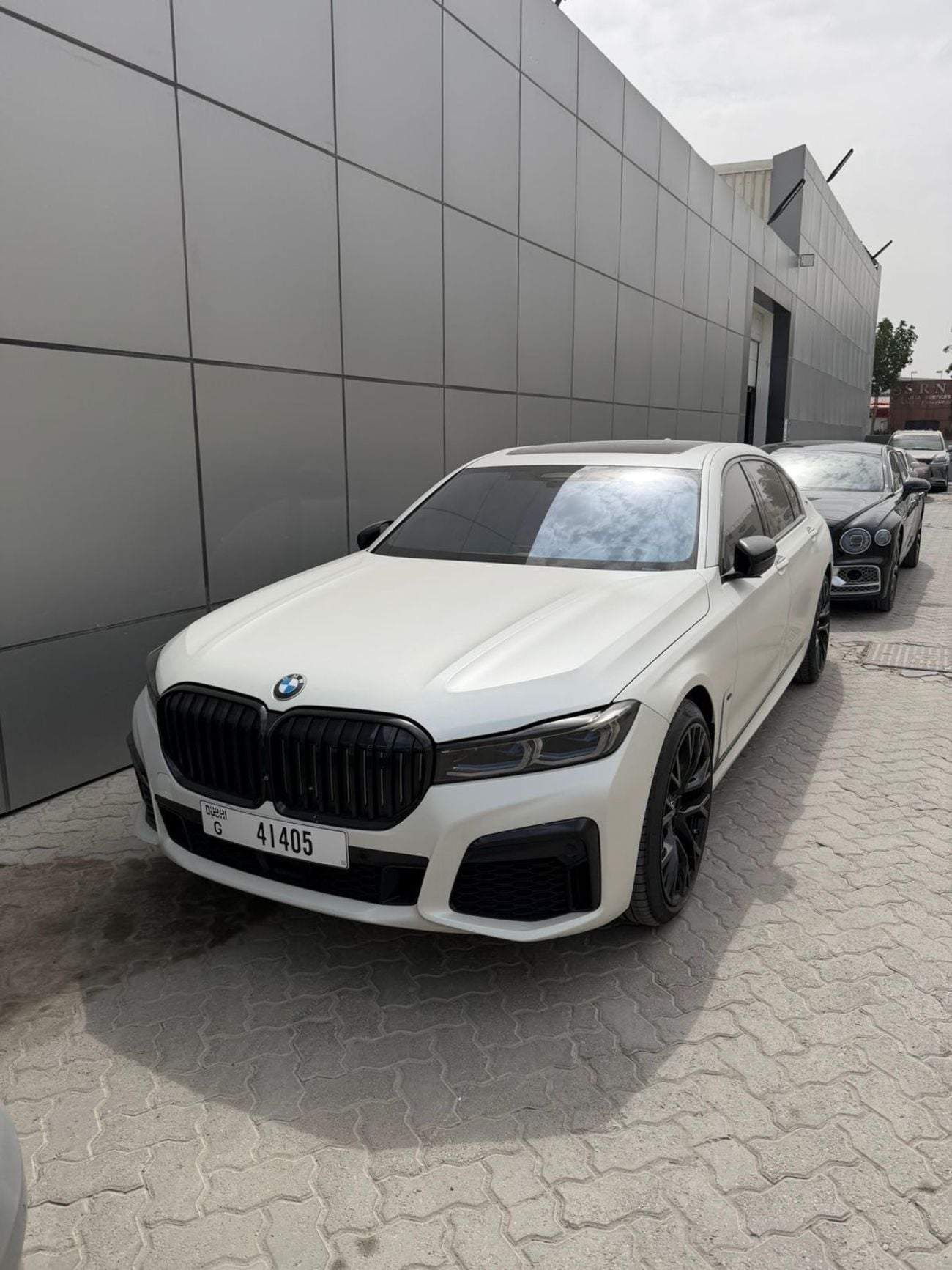 BMW M760Li