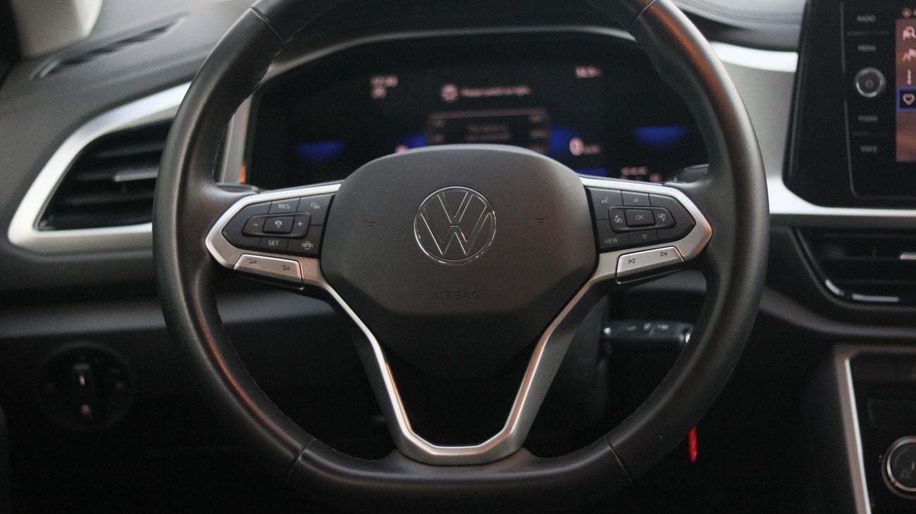 فولكس واجن T ROC Life 1.4L