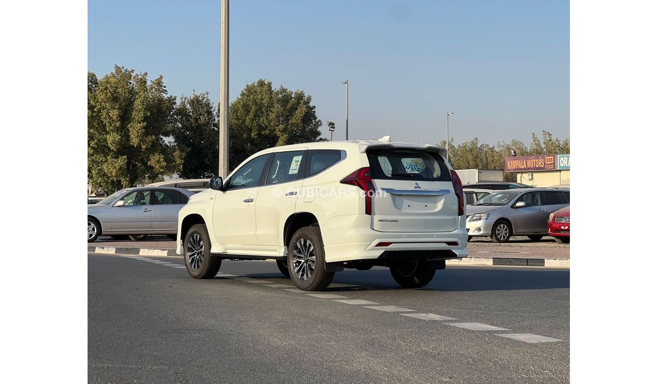 Mitsubishi Montero Montero Sport 2022 3.0L D49 | GCC specs 4x4 (Sunroof) | Body Kit | Exterior White