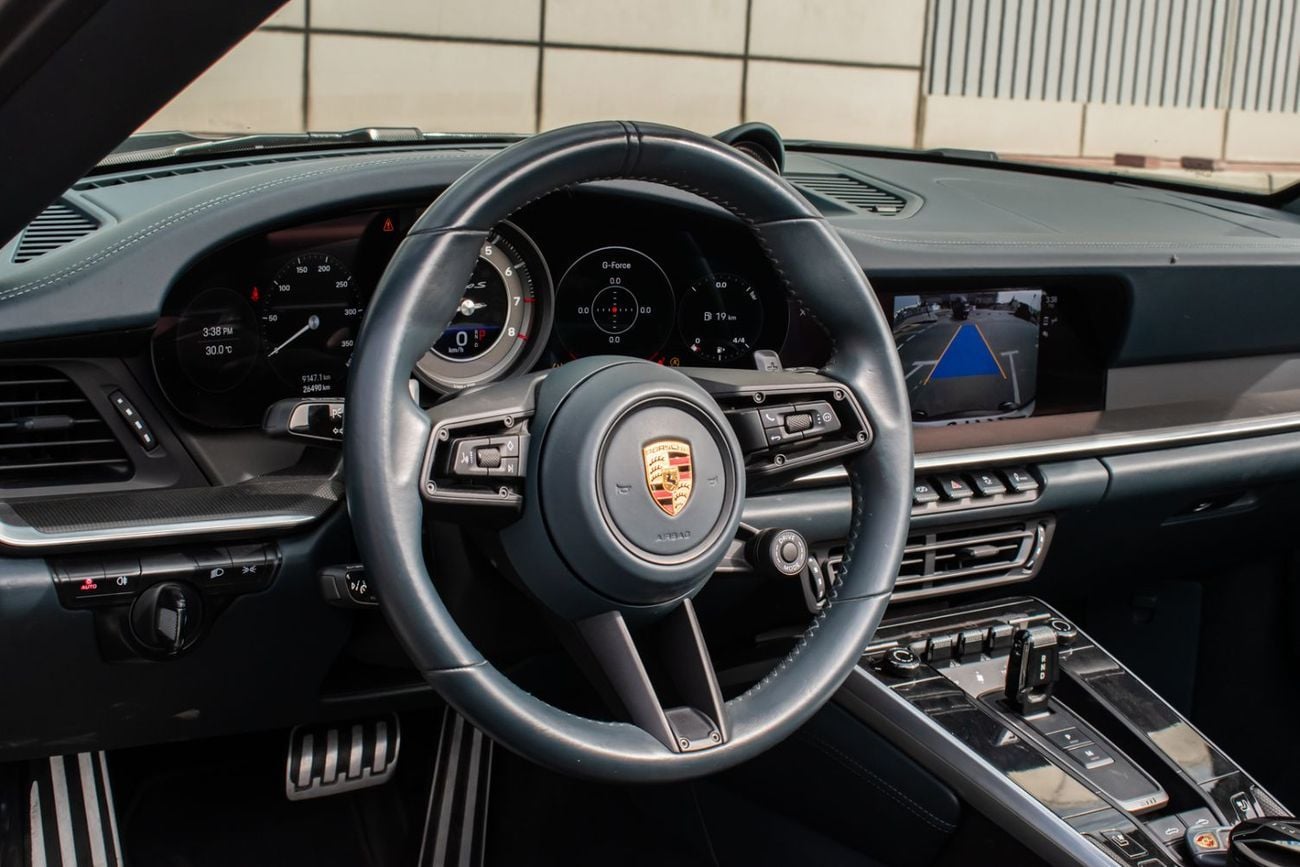 بورش 911 STD Turbo S 3.8L (640 HP) Convertible