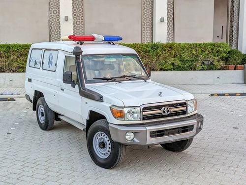 تويوتا لاند كروزر 70 LAND CRUISER LC78 AMBULANCE GCC IN EXCELLENT CONDITION