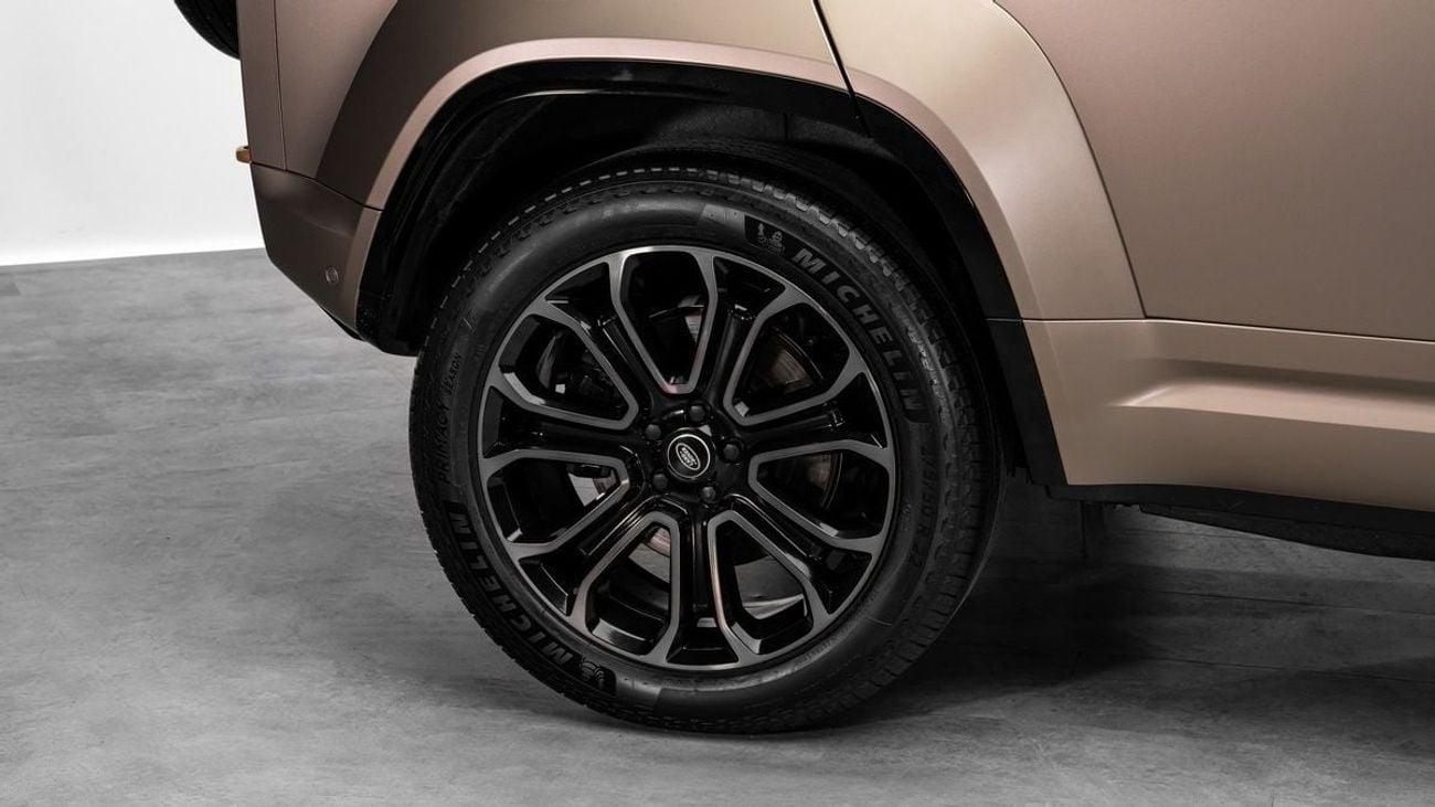 لاند روفر ديفندر OCTA - 2025 - Euro Specs - Under Warranty