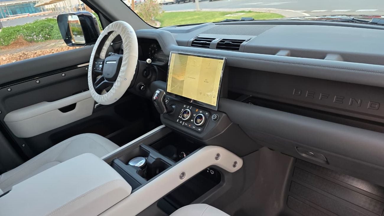 لاند روفر ديفندر land Rover Defender P400 2026