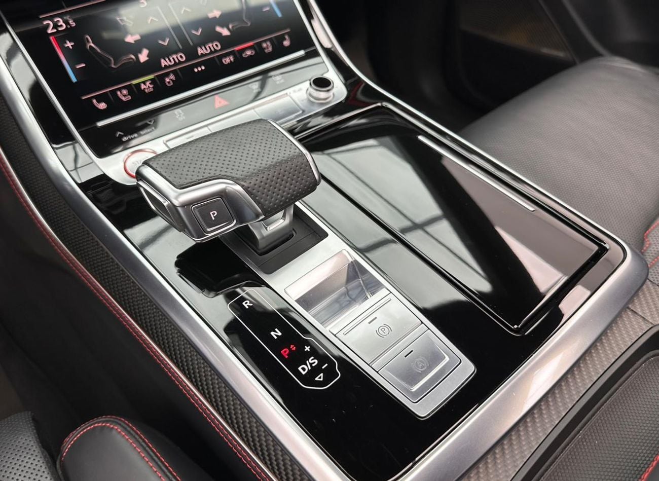 Audi RSQ8 quattro 4.0L 2020 Audi RS Q8, 1 Year Warranty Unlimited Km, Audi Full Service History, GCC