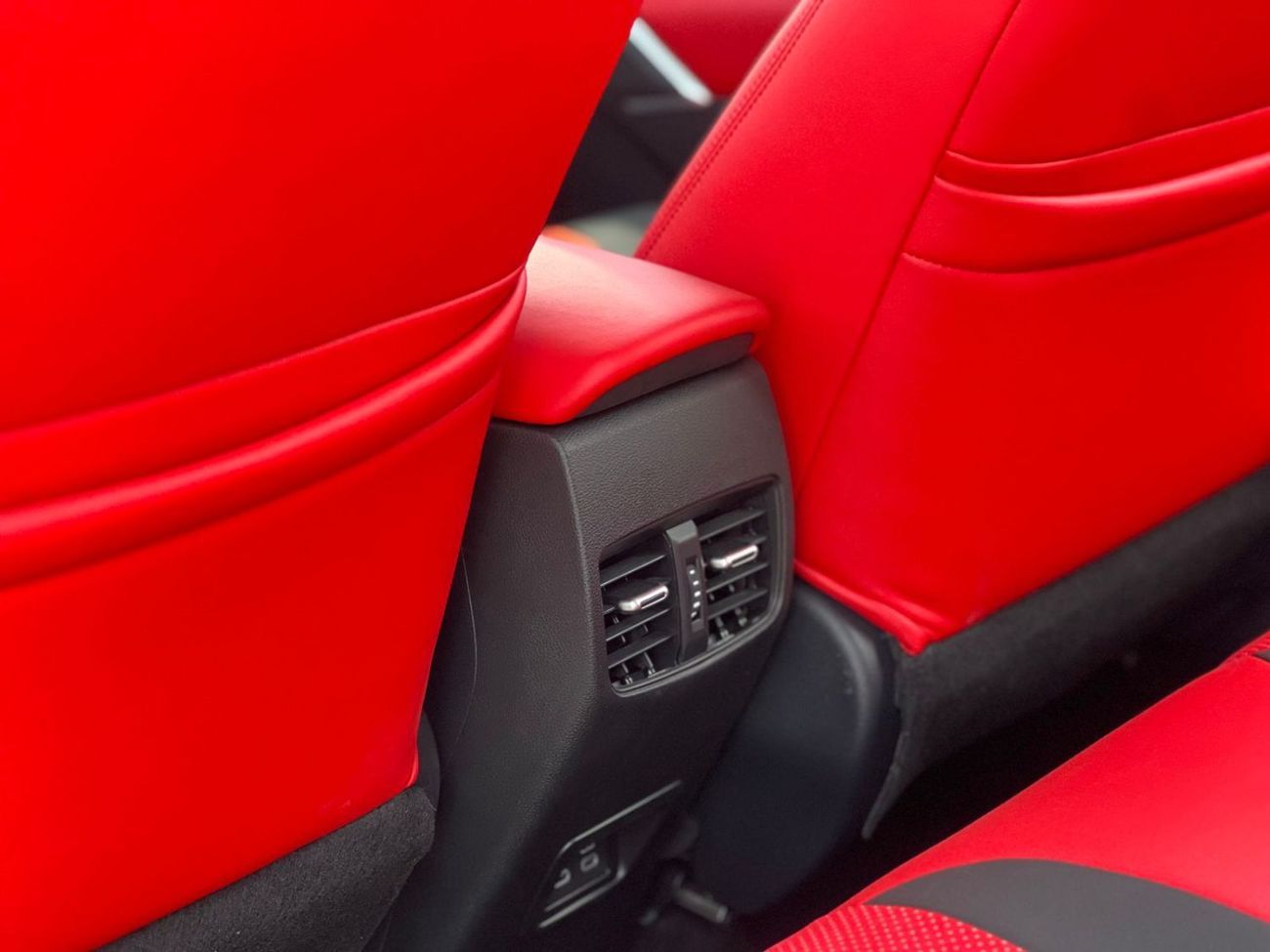 تويوتا فرونتلاندر Luxury 2.0L HYBRID TOP OPTION