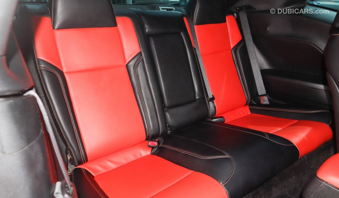 Used Dodge Challenger Body kit SRT 2016 for sale in Dubai 460717