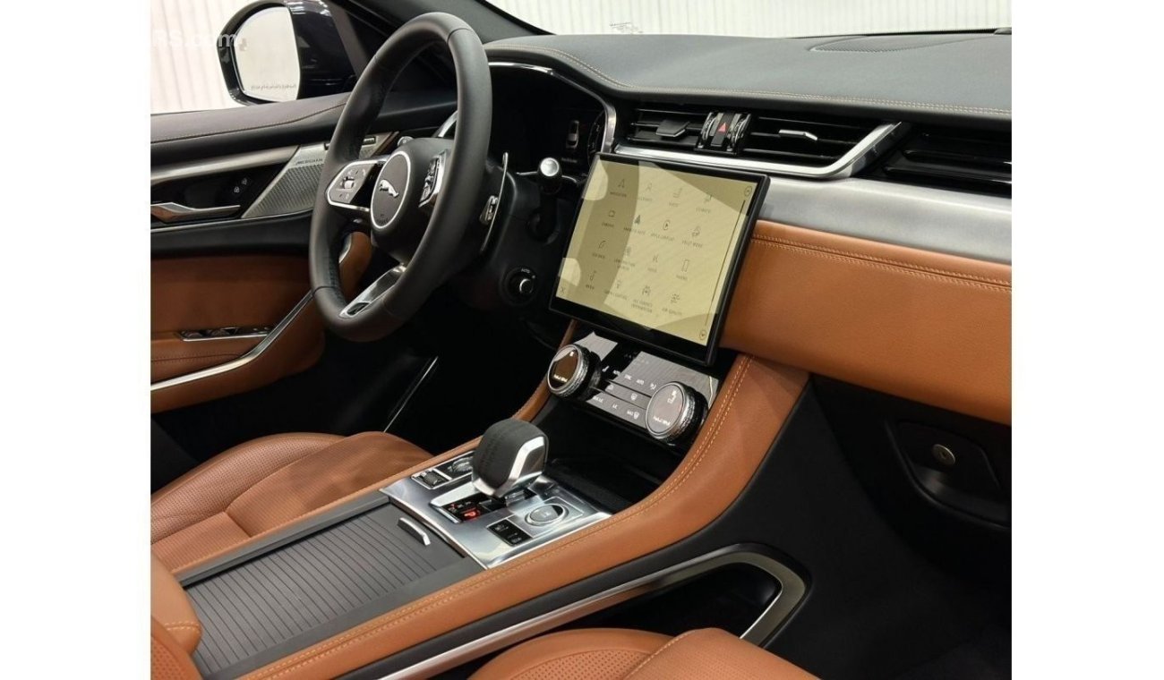 جاكوار F بيس 2024 Jaguar P250 R-Dynamic SE, October 2028 Jaguar Service Pack, Full Options, GCC