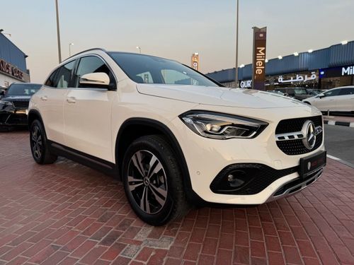 Mercedes-Benz GLA 200 Premium Clean title