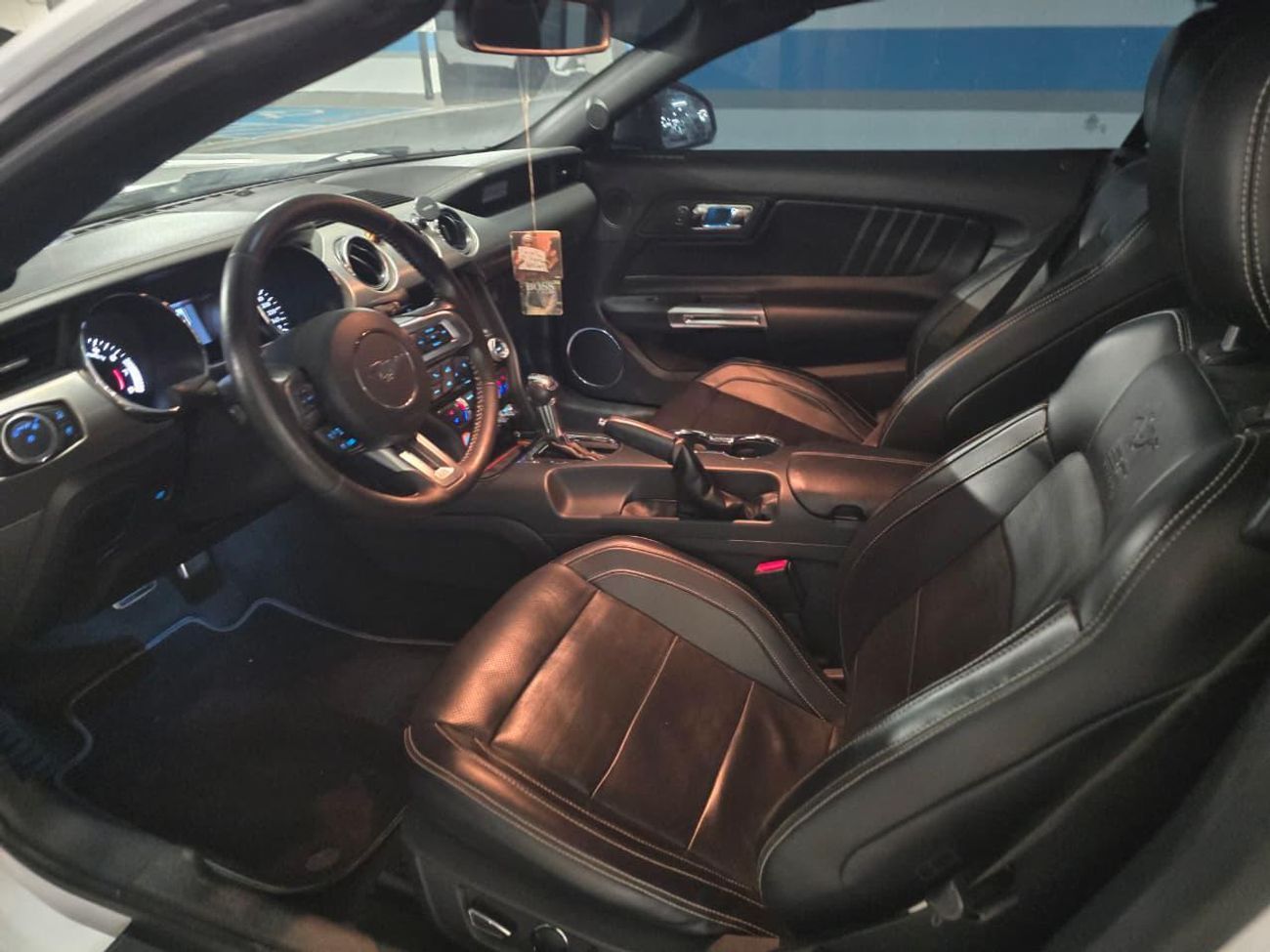 Ford Mustang GT Premium 5.0L V8