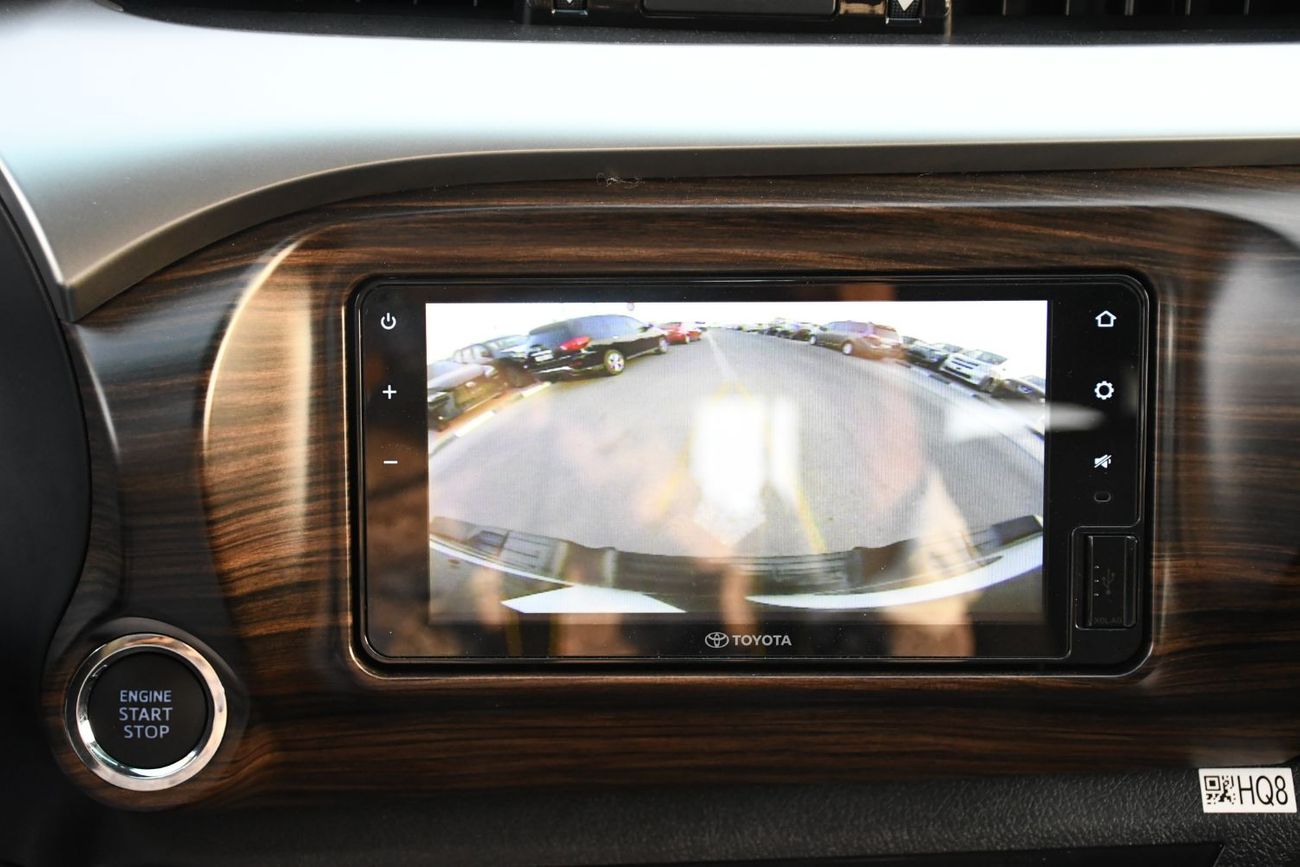 Toyota Hilux 2.7L V4 SR5 BSM Push Start full option ( Ready Stock )