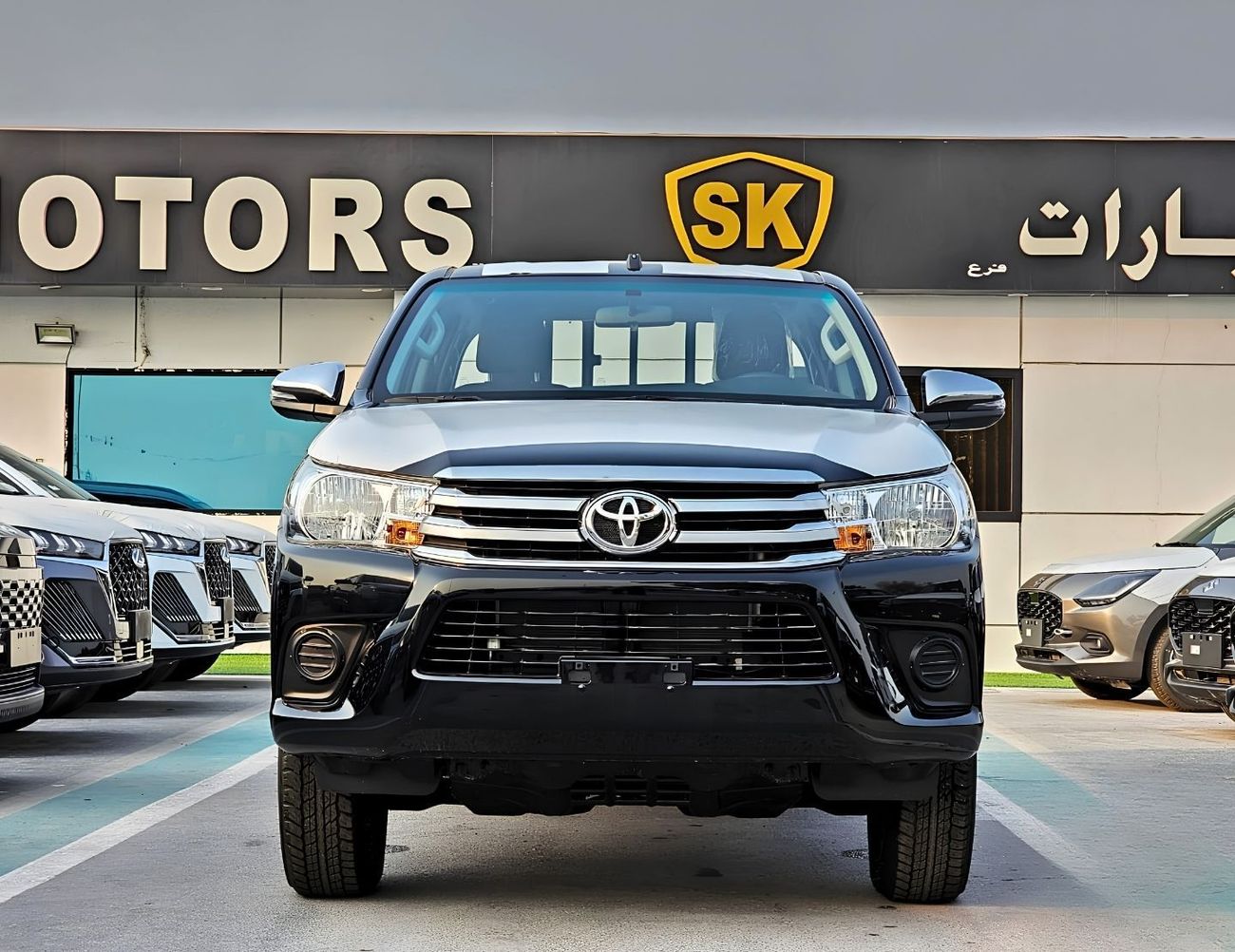 Toyota Hilux NARROW BODY DOUBLE CABIN NARROW BODY BASIC || DOUBLE CABIN / 2.7L PETROL V4 A/T / BED LINER | WINDOW VISOR | REAL CHROME BUMP