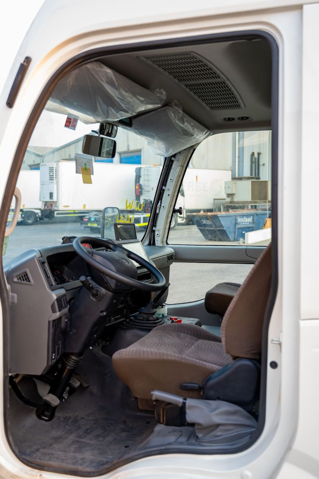 تويوتا كوستر 4.2 DSL MANUAL BUS 30 SEATS | 4x4