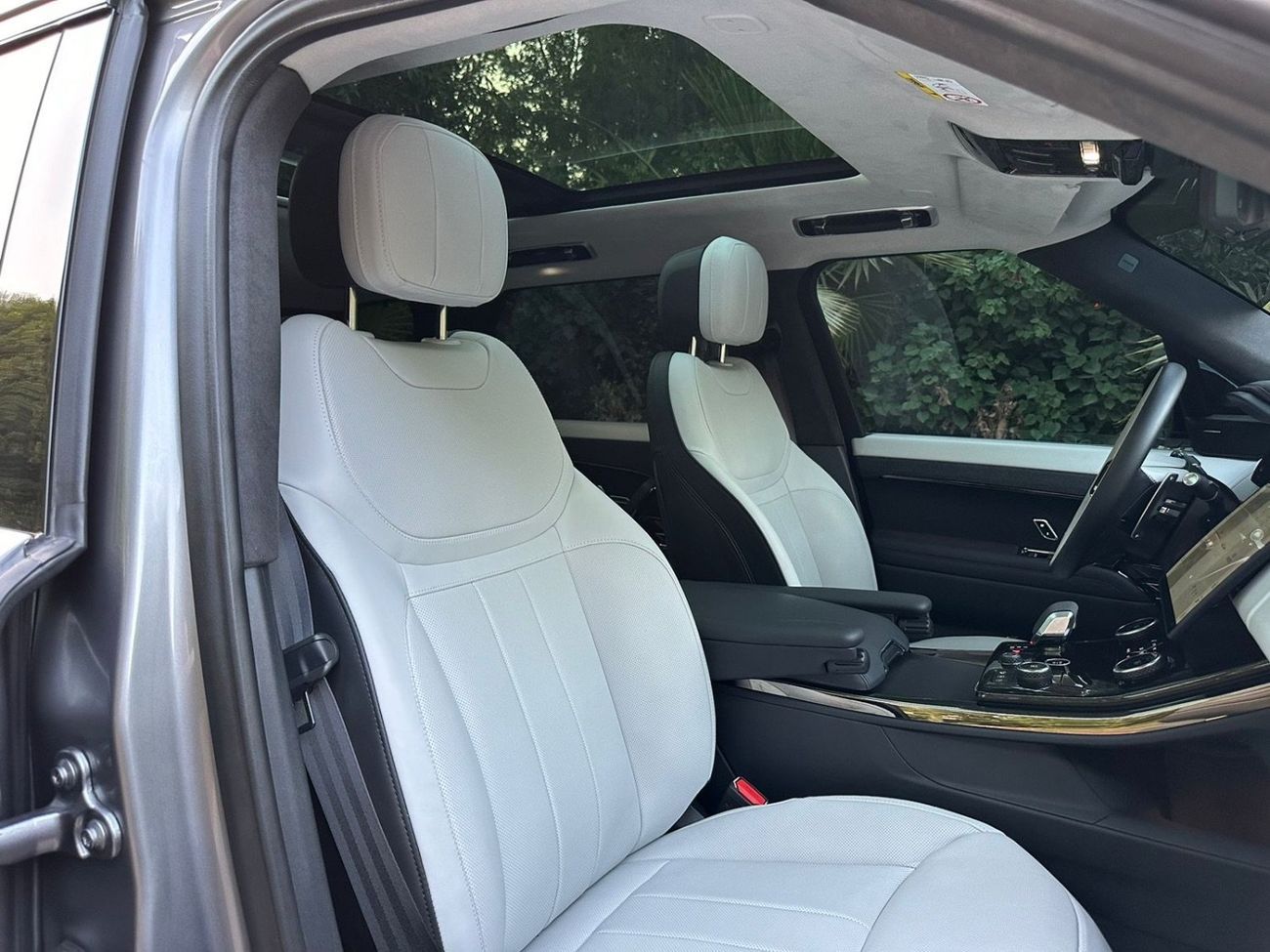 لاند روفر رينج روفر سبورت Autobiography P550e 3.0L | 2024 | V6 Plug-in Hybrid 550 HP | Perfect Condition