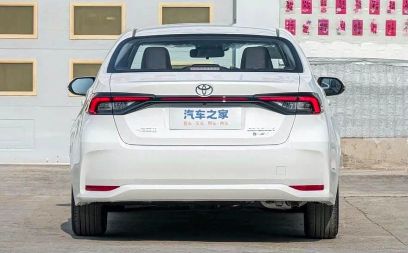 تويوتا كورولا XLI HEV elite full option 1.8 hybrid ready stock