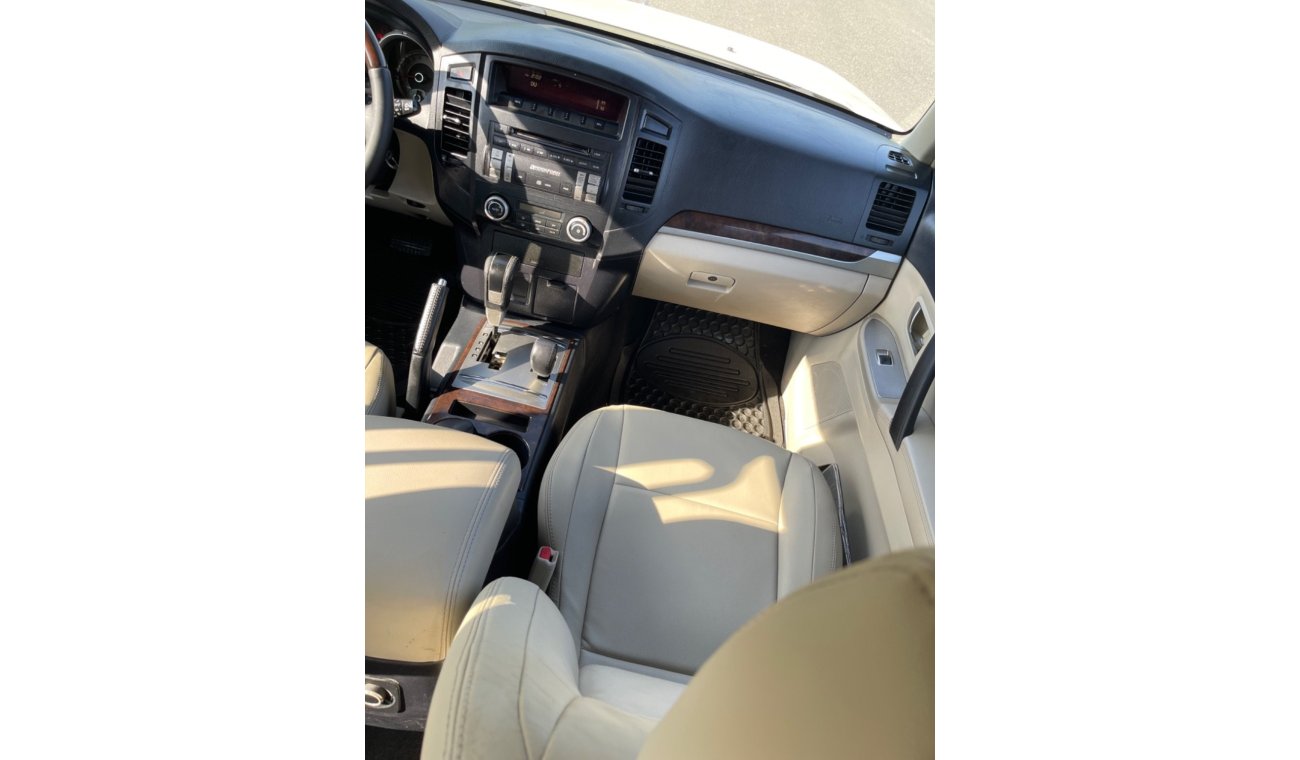 ميتسوبيشي باجيرو Mitsubishi Pajero model 2009 3,8 GCC Excellent Condition