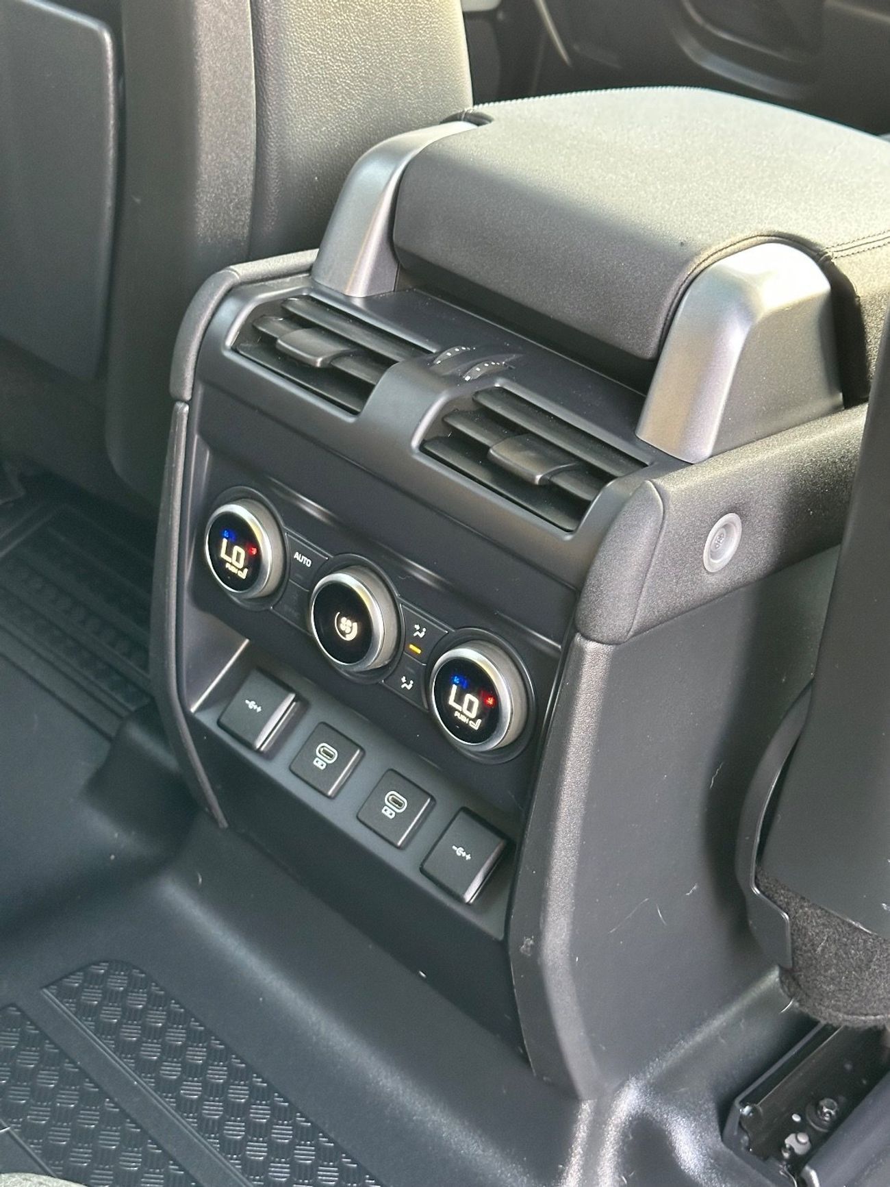 Land Rover Defender P300 110 S 2.0L (5 Seater)