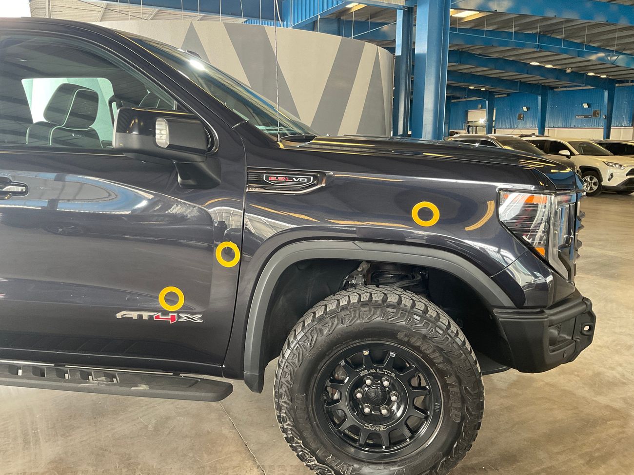 جي أم سي سييرا 6.2 4WD CC AT4X SR BED ADAP SV 18 BLK | شامل الضمان | 0 ﺪﻔﻋﺓ ﺃﻮﻟﻯ