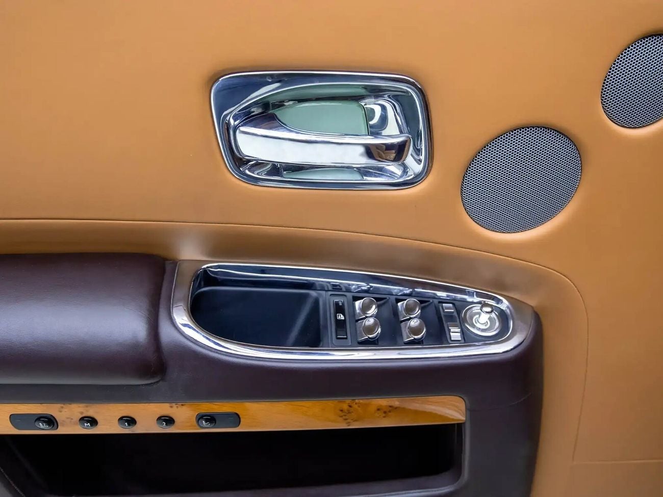 Rolls Royce Ghost Silver Badge