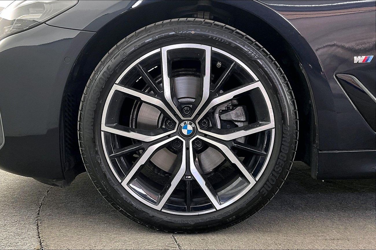 بي أم دبليو 520i M Sport | شامل الضمان | 0 ﺪﻔﻋﺓ ﺃﻮﻟﻯ