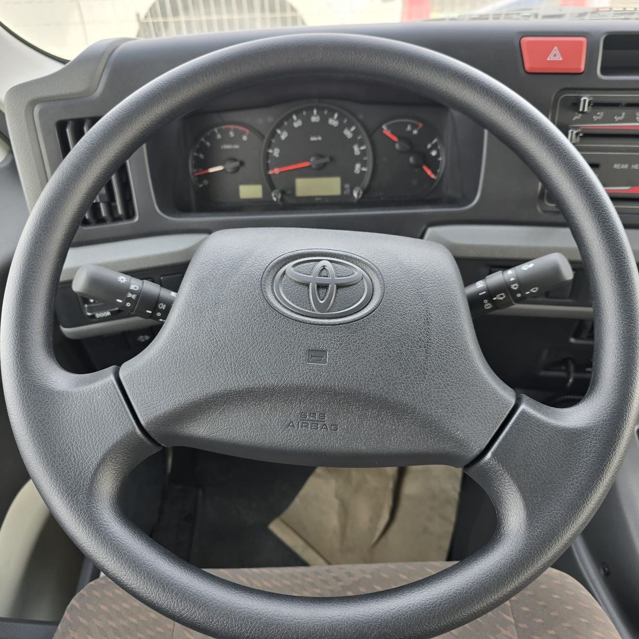 Toyota Coaster TOYOTA COASTER FULL OPTION 2.8 L DIESEL 2025 MODEL AUTOMATIC TRANSMISSION