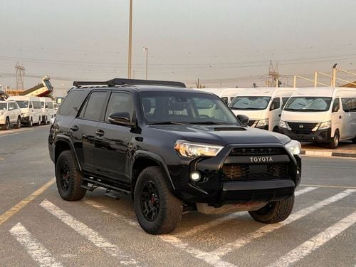 تويوتا فور رنر  2023 Toyota 4Runner Full Option 4.0L V6 - Rear Camera - AWD 4x4 - Sunroof - Leather Se