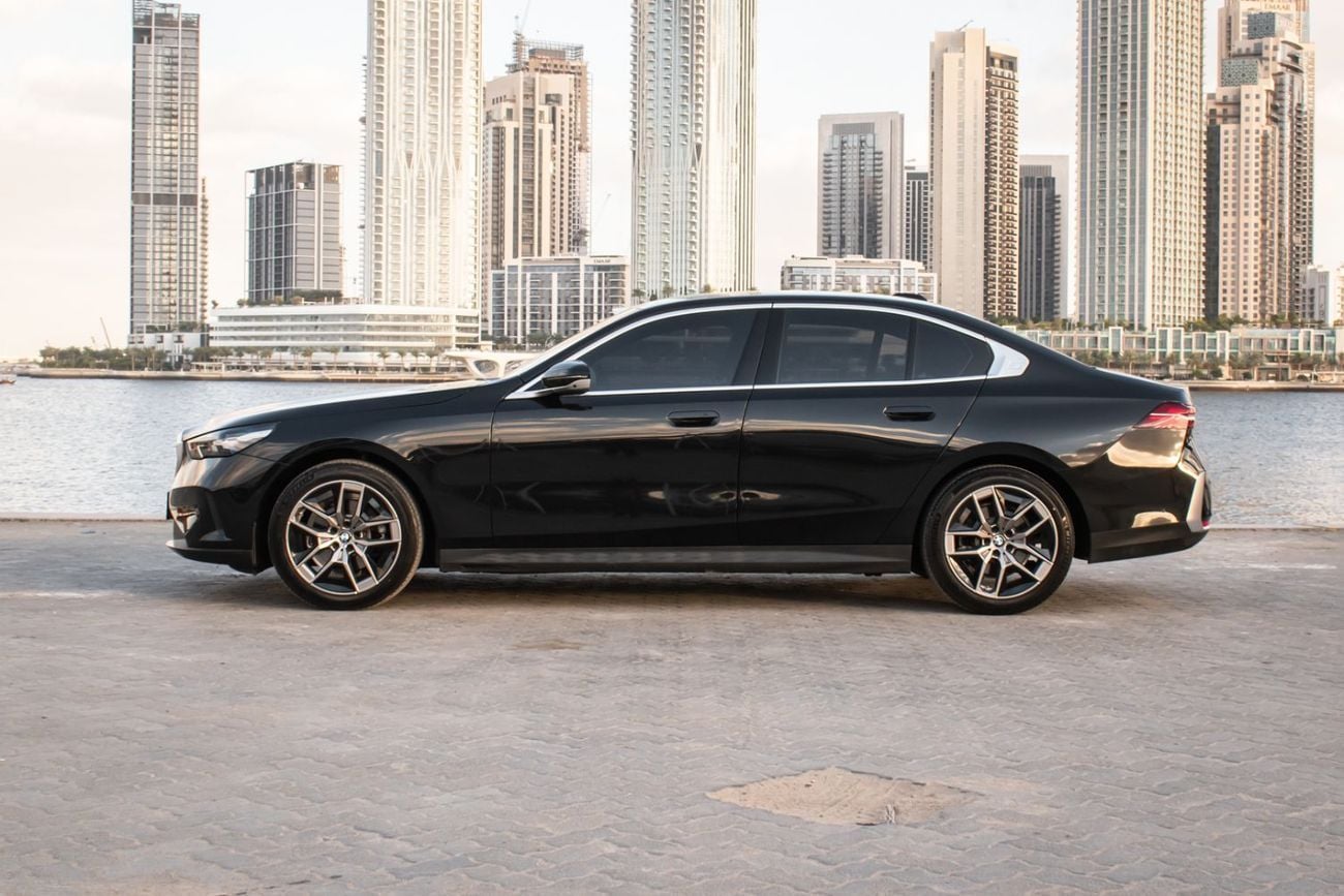 بي أم دبليو 520i M SPORT PRO 