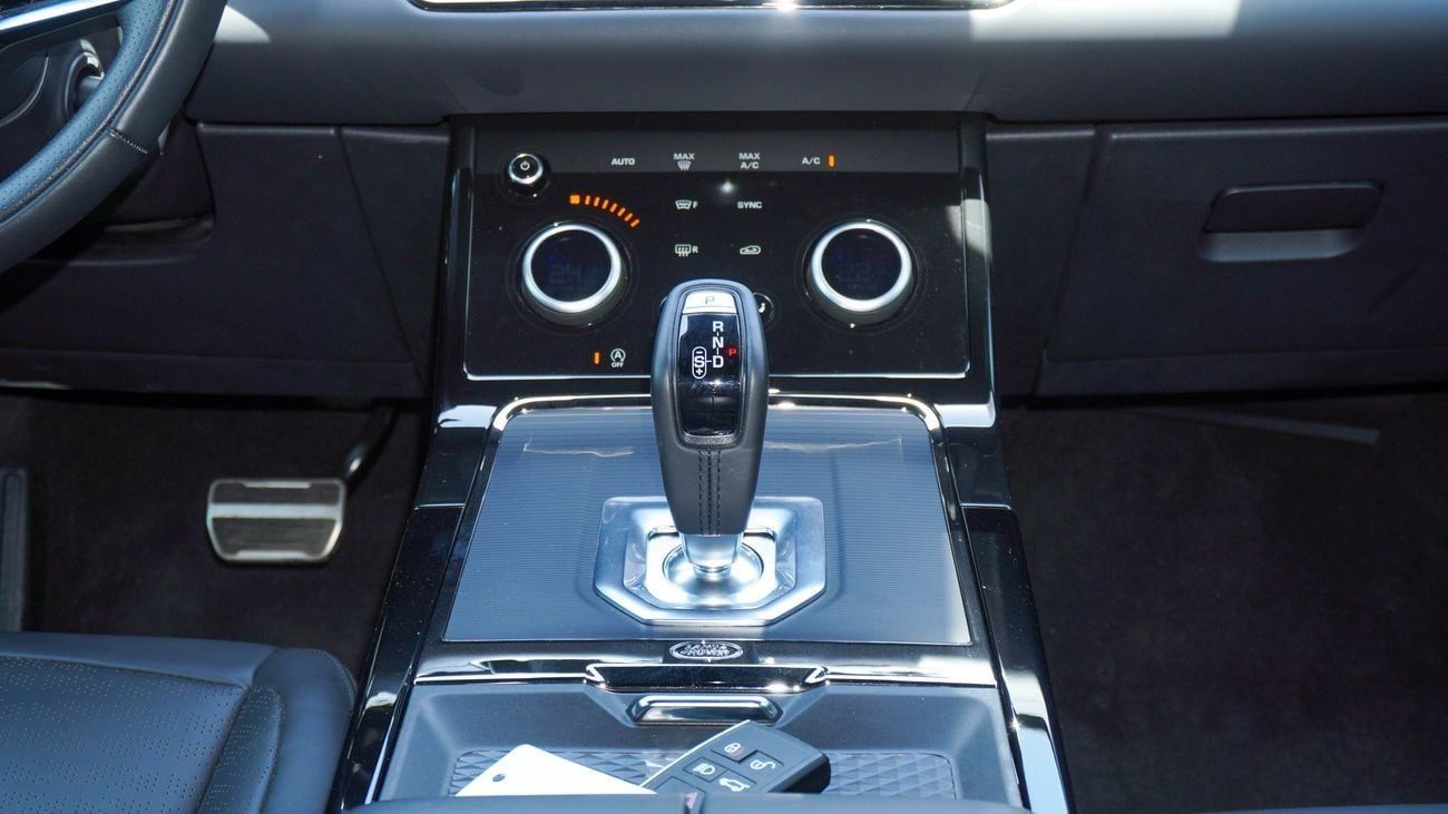 لاند روفر رانج روفر إيفوك P160 R-Dynamic 1.5L