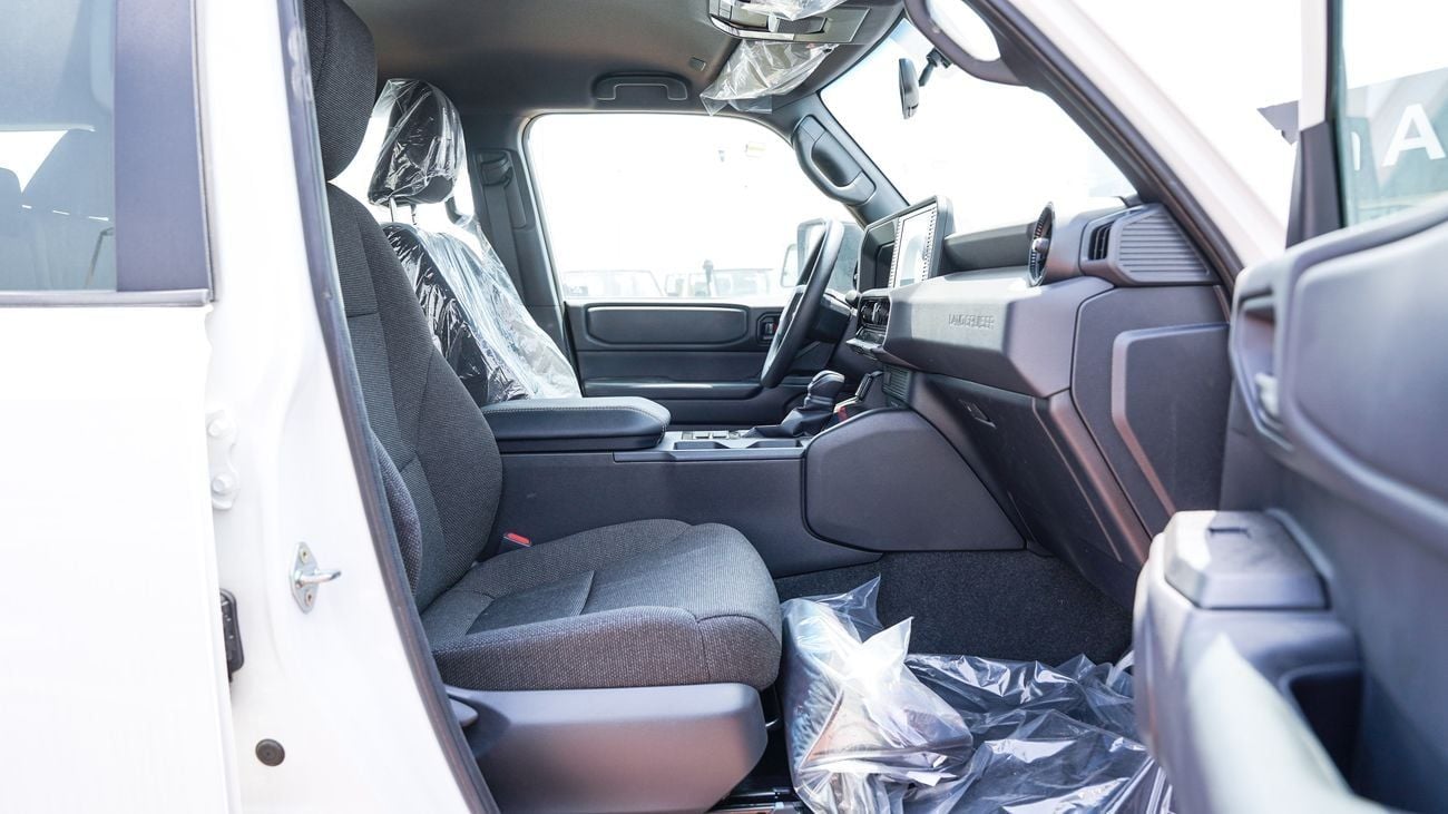تويوتا برادو TOYOTA PRADO URBAN 2.4 PETROL 2025