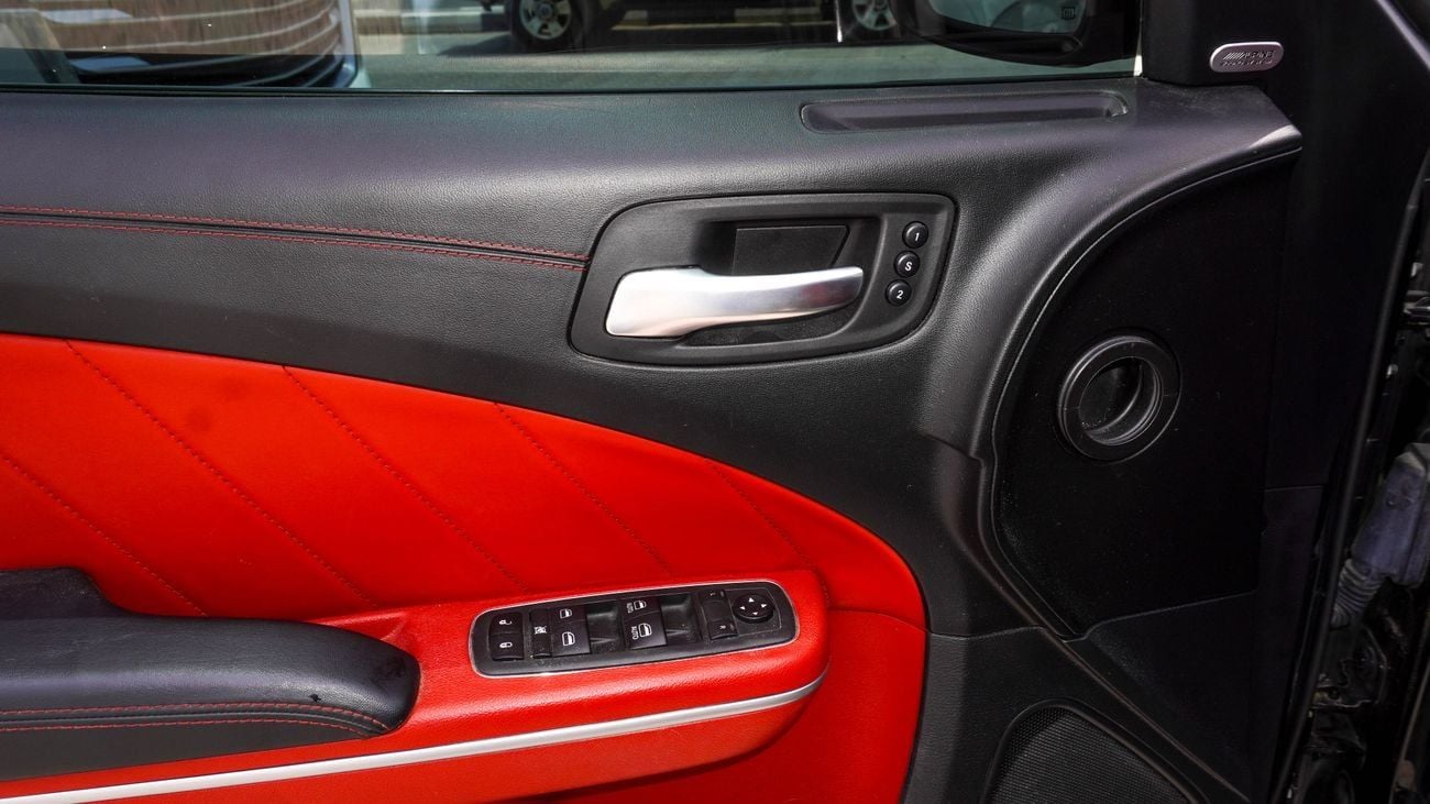 Dodge Charger SRT 5.7 L V8