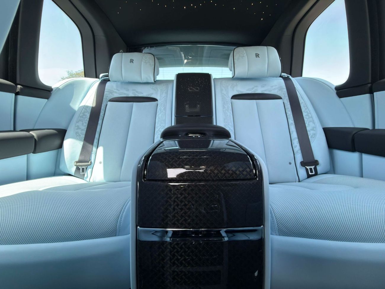 رولز رويس كولينان GCC SPEC NEAT AND CLEAN LESS KILOMETER