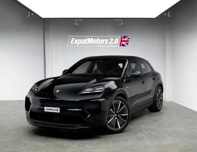 Porsche Macan 4 BEV Unlimited Kms Warranty • Low Mileage • GCC Spec