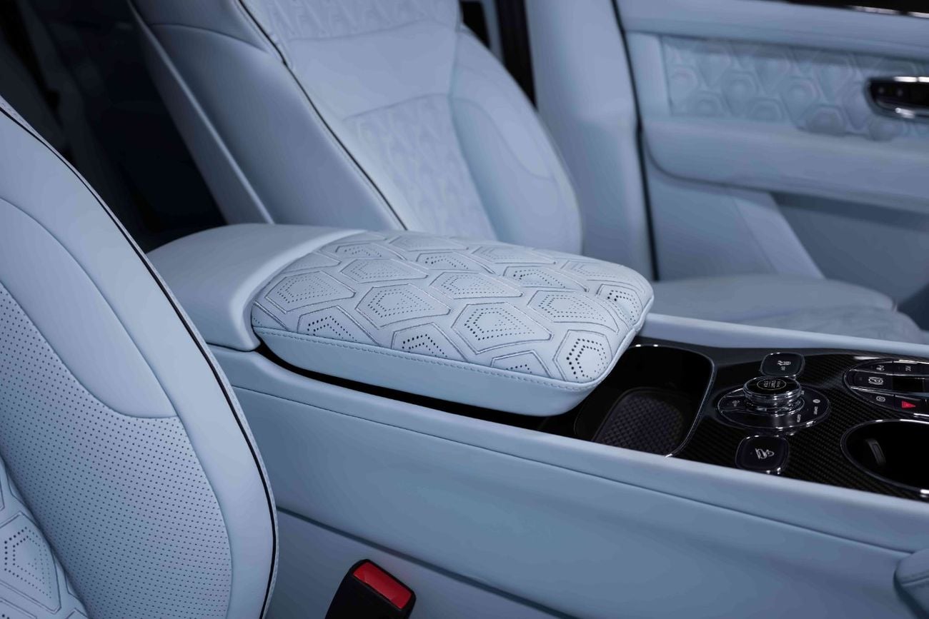 بنتلي بينتايجا S |  LIMITED OFFER  | ONYX CONCEPT | 1 OF 5 | LIMITED-EDITION | 3-YEAR WARRANTY AND SERVICE