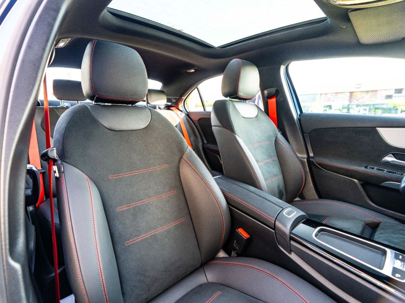 Mercedes-Benz A 35 AMG Std 2.0L