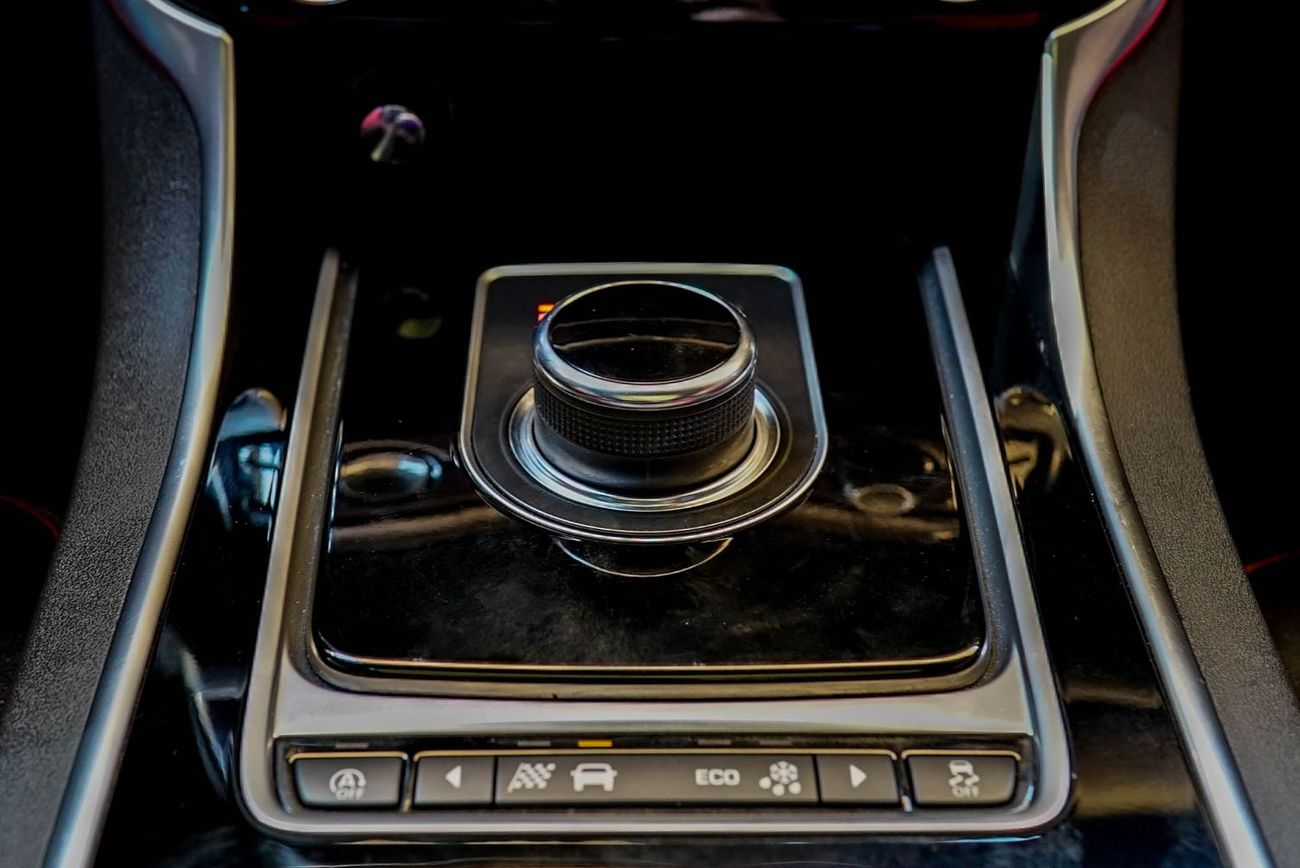 Jaguar XF R-Sport 2.0L Sedan