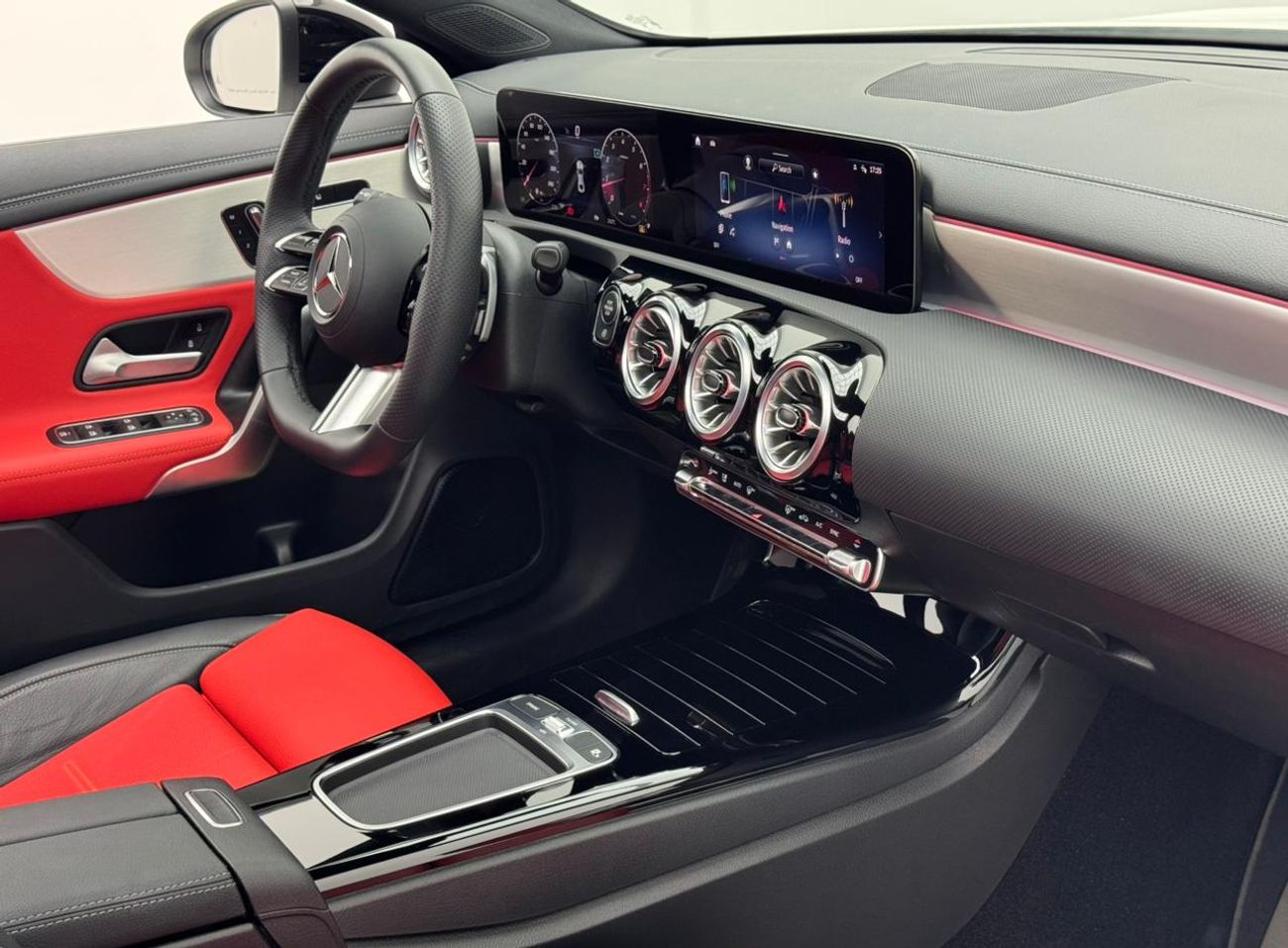 مرسيدس بنز CLA 250 2025 Mercedes-Benz CLA250 AMG 4MATIC, 2030 Mercedes Warranty, GCC