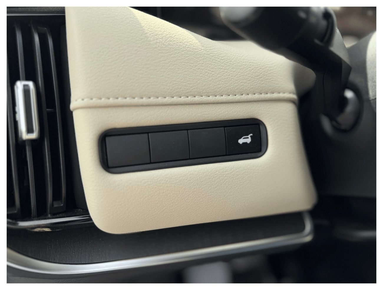 Nissan Patrol Nissan Patrol LE 3.5L Mid options  2026