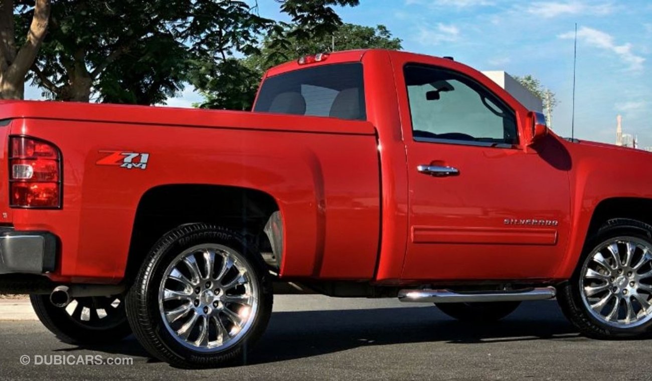 Chevrolet Silverado LT Z71 - 2012 - EXCELLENT CONDITION - TRUCKBED COVER- CHROME RIMS - 2019 TYRES - WARRANTY