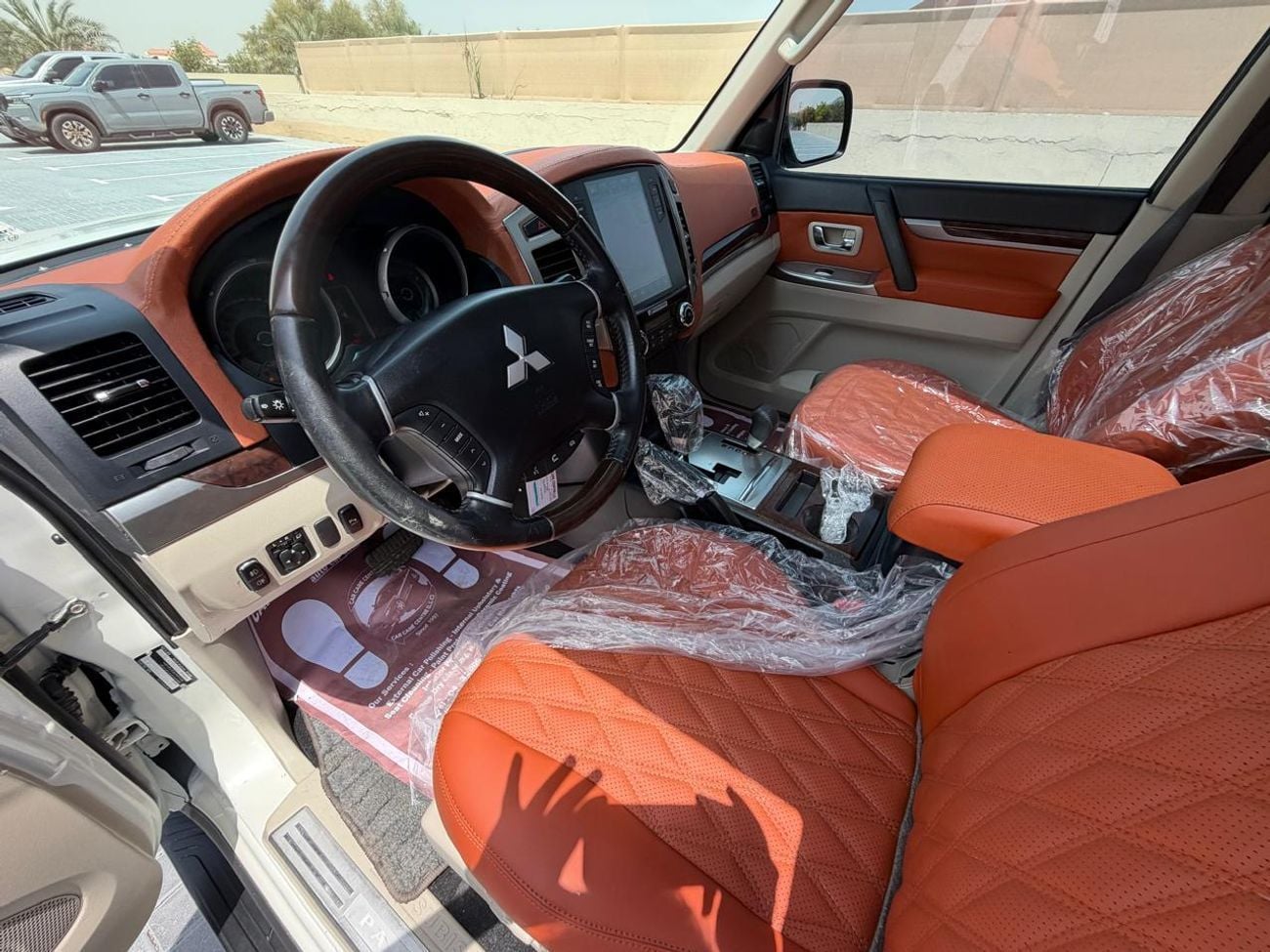 ميتسوبيشي باجيرو  3.5L Petrol | RockFord System | Sunroof