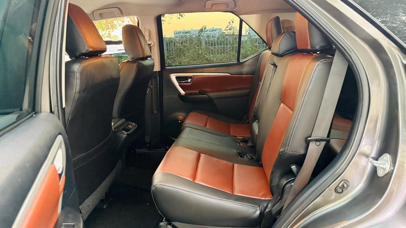 تويوتا فورتونر LEGENDER BODY KIT INSTALLED | LEATHER SEATS | PARKING SENSORS | 2.8L | AUTO | POWER WINDOWS