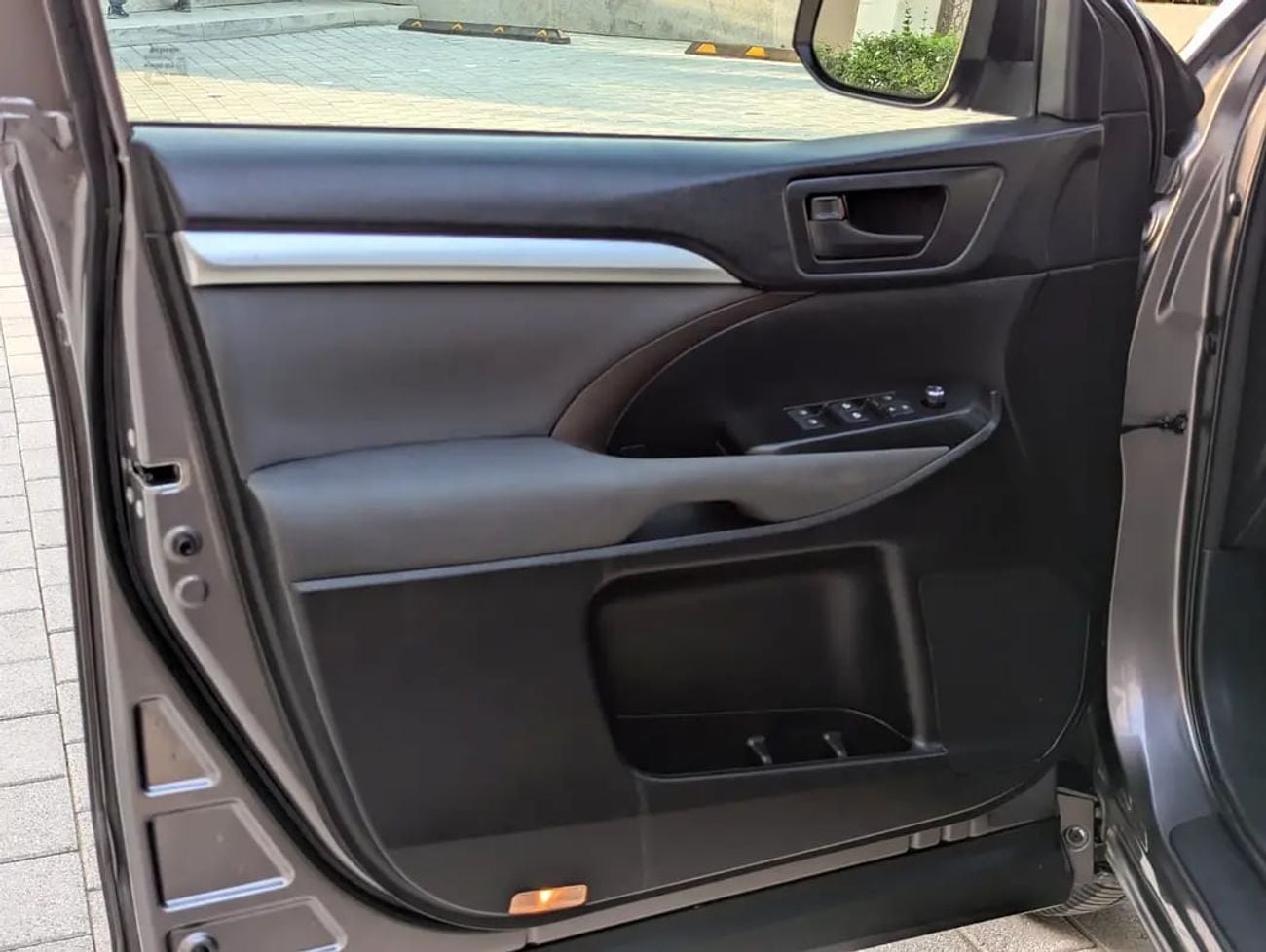 تويوتا هايلاندر Le Plus 3.5L V6- Rear Camera - 7 Seater