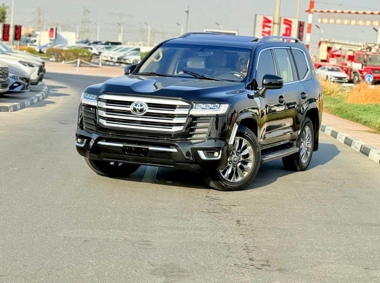 تويوتا لاند كروزر GXR Toyota landcuriser V6 Years 2017 full upgrade inside and outside 2025 full option 4.0 L petrol